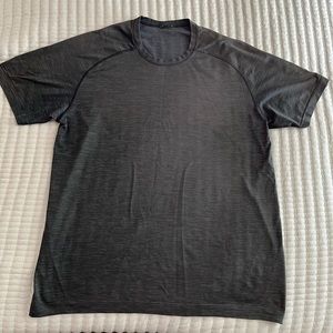 Mens Lululemon metal vent tech shirt